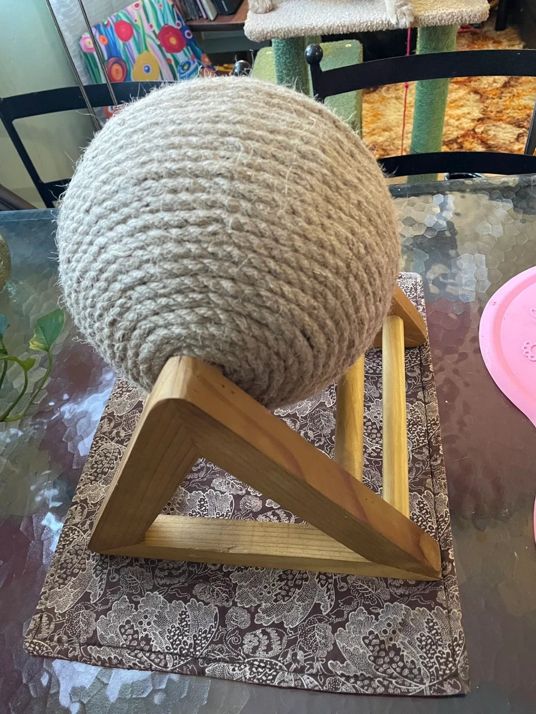 Cat Toy Sisal Rope Ball on Stand image indicator(3)