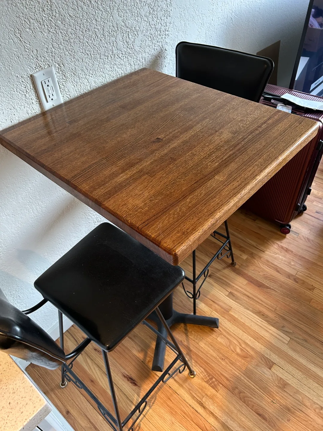 Solid Wood Table with Two Stools image indicator(2)