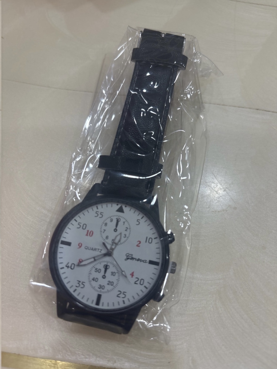 New Geneva Quartz Wristwatch - photo 3