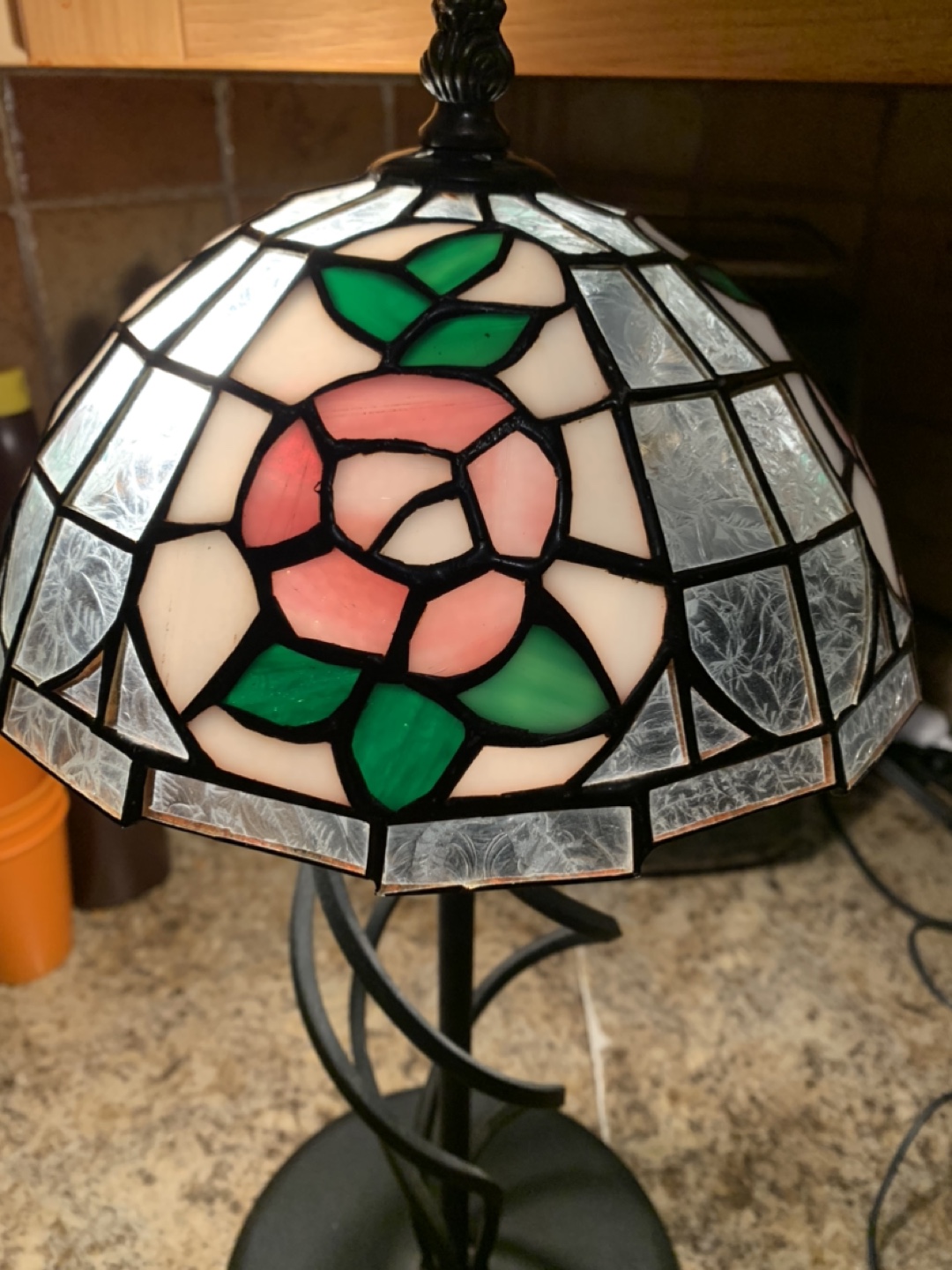 Tiffany Style Table Lamp with Pink Roses - photo 2