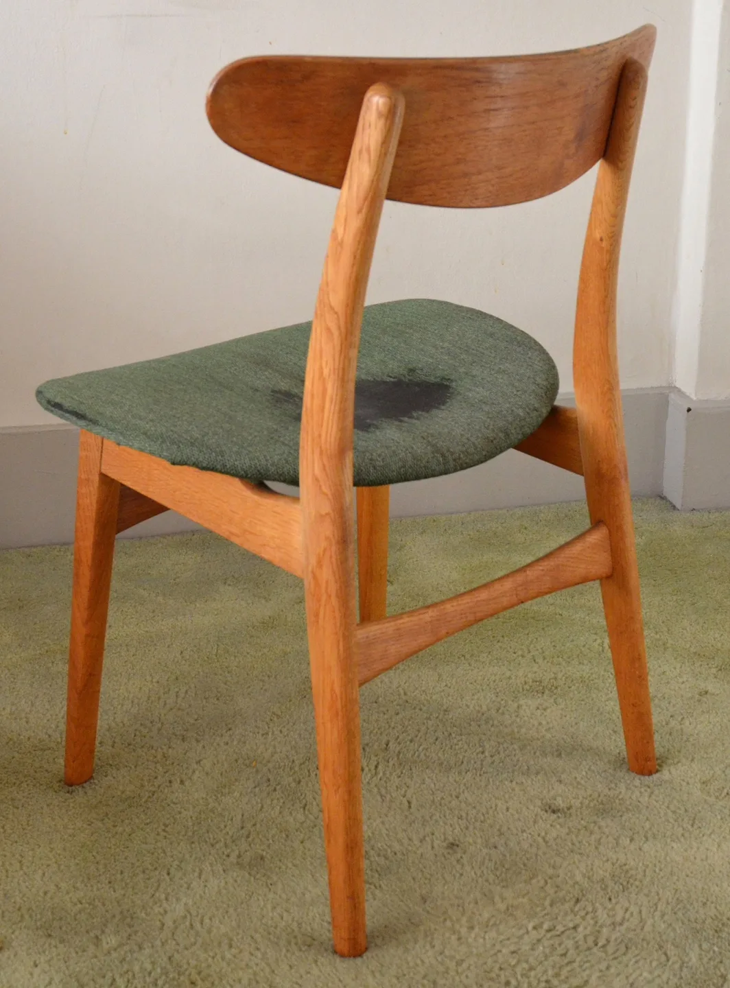 Set of 4 Hans J Wegner Mid-Century Modern Dining chairs image indicator(2)