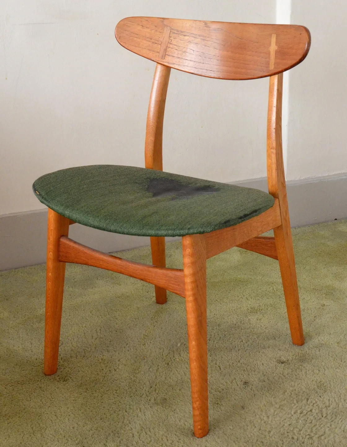 Set of 4 Hans J Wegner Mid-Century Modern Dining chairs image indicator(4)