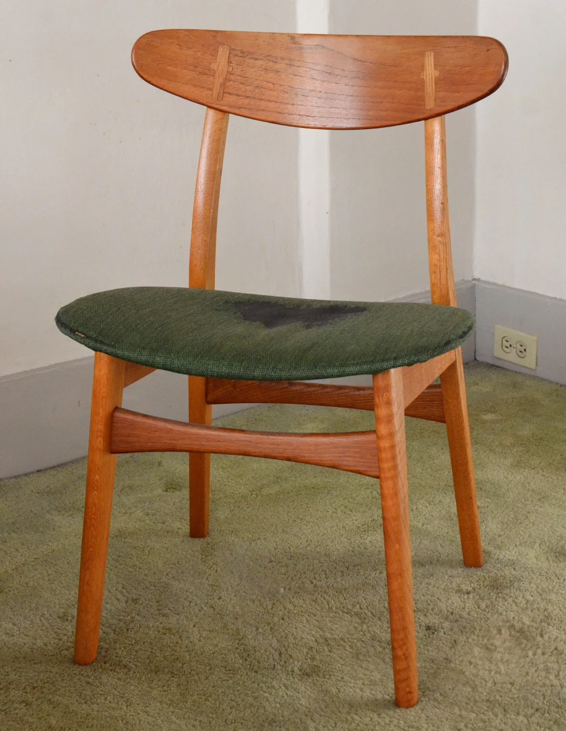 Set of 4 Hans J Wegner Mid-Century Modern Dining chairs image indicator(3)