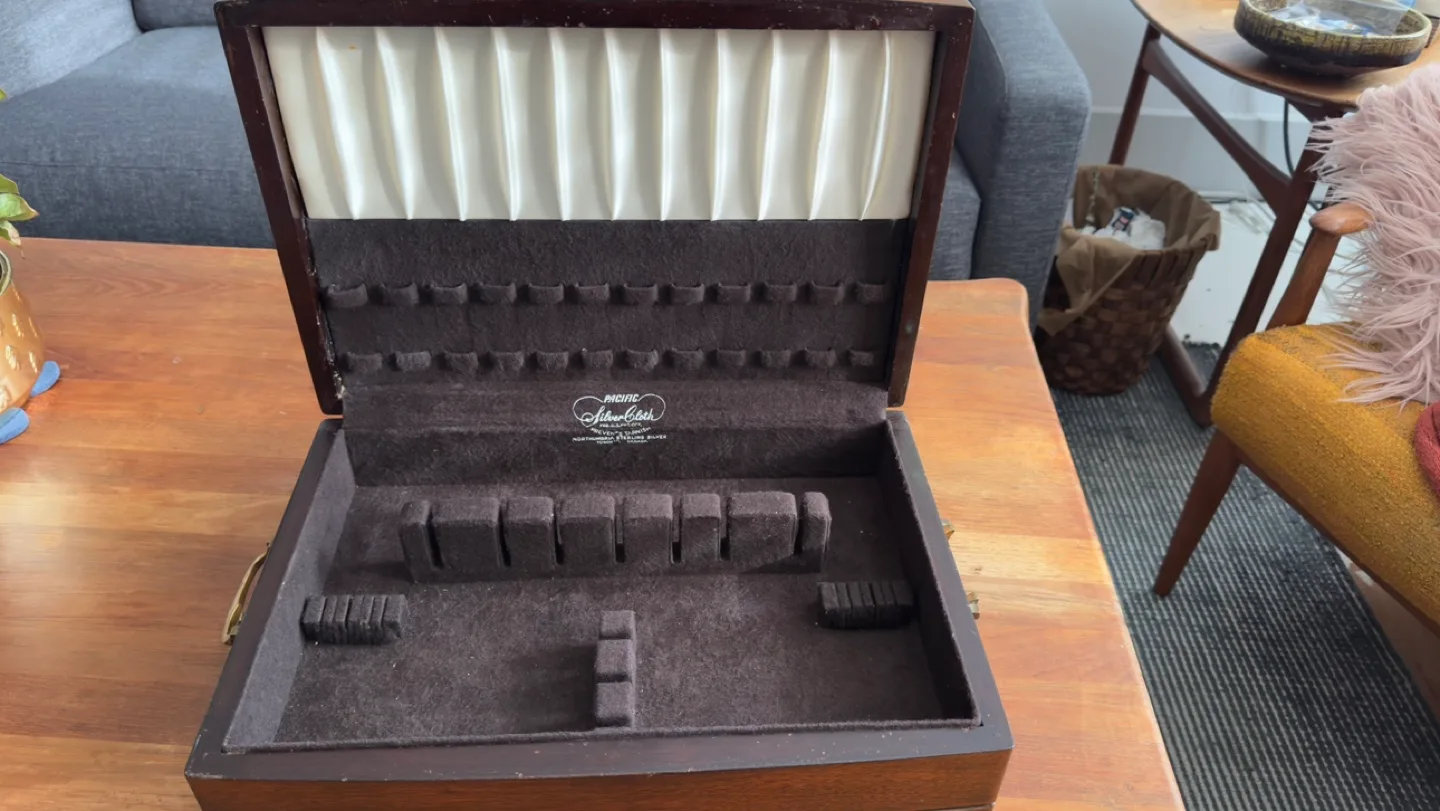 Vintage 1950s Mahogany Silverware Box image indicator(6)