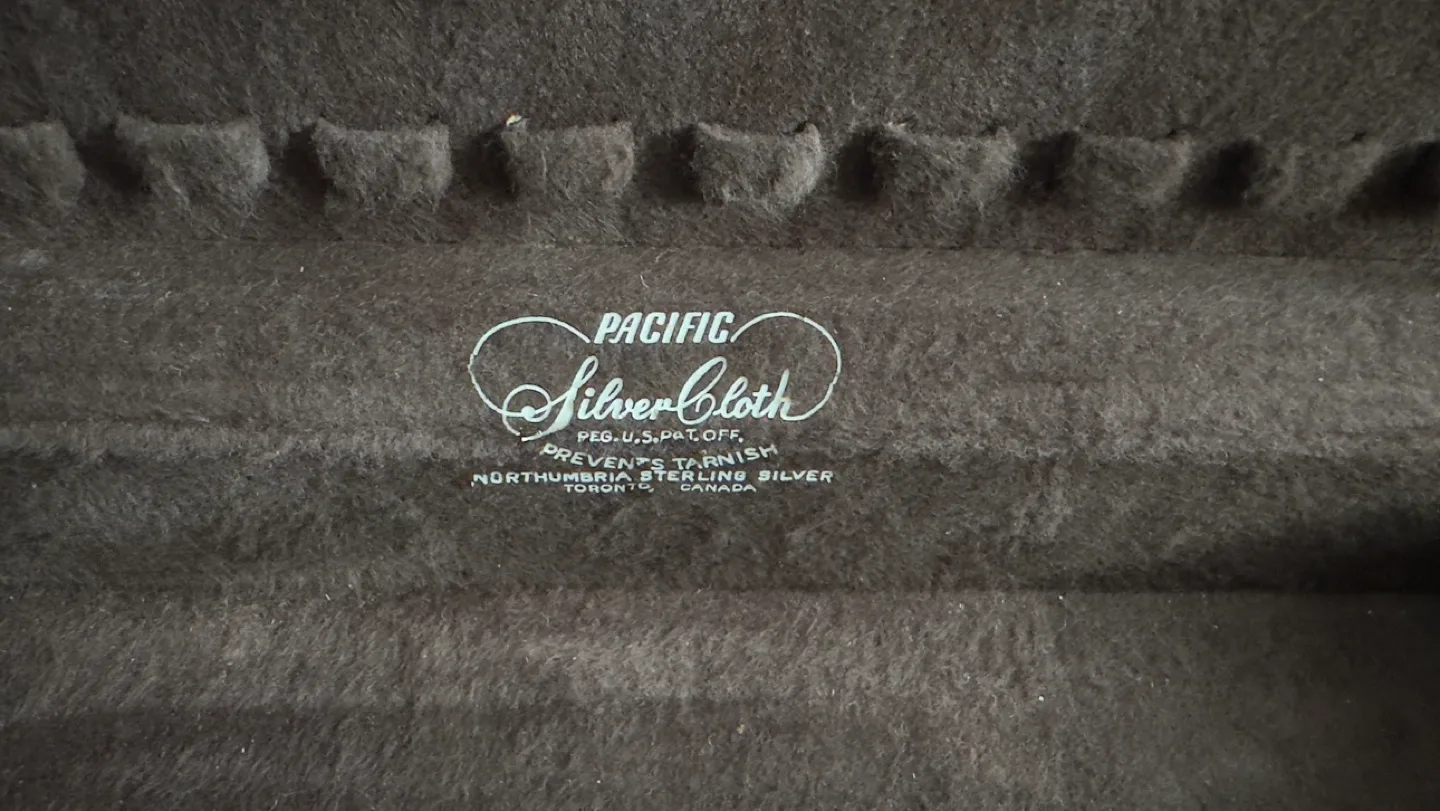 Vintage 1950s Mahogany Silverware Box image indicator(3)