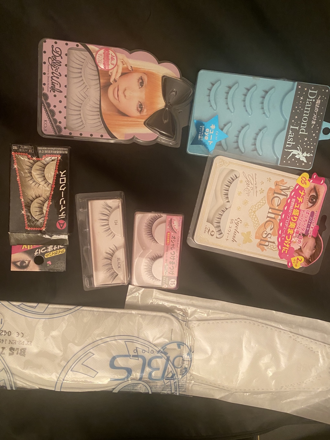 False Eyelashes & Face Mask
