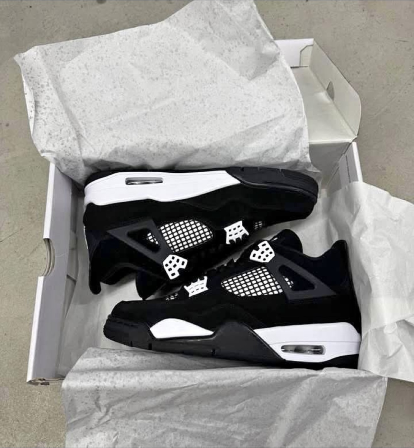 Jordan 4 White Thunder - photo 2