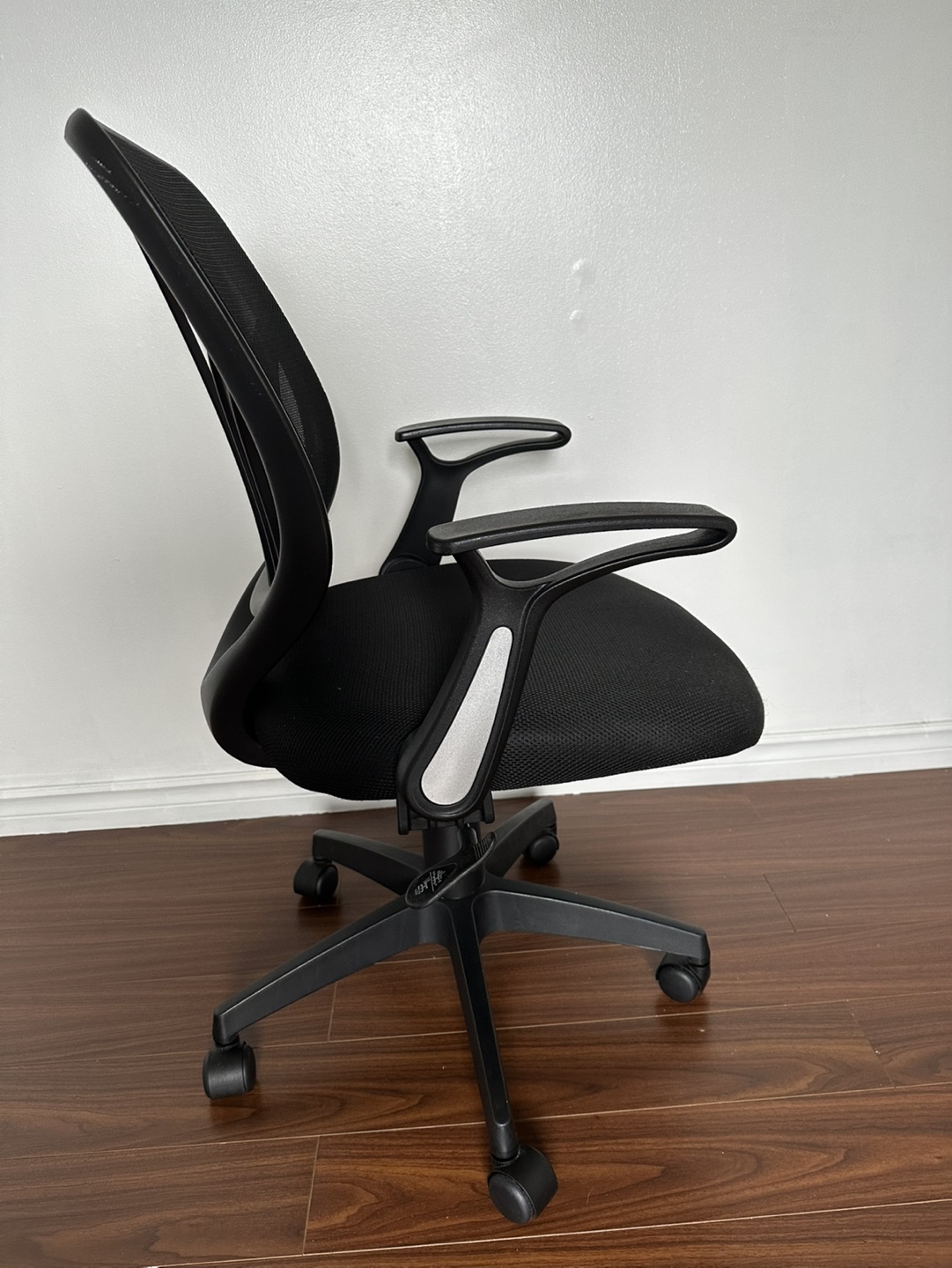 Black Mesh Office Chair with Armrests Moving out sale - photo 2