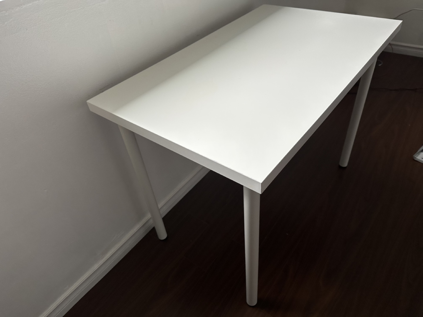 White Small Desk - photo 2