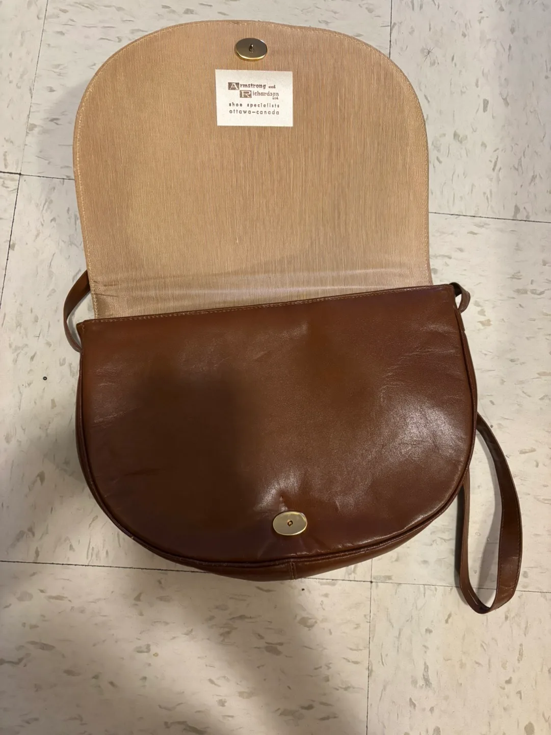 Armstrong and Company Leather Shoulder Bag image indicator(3)