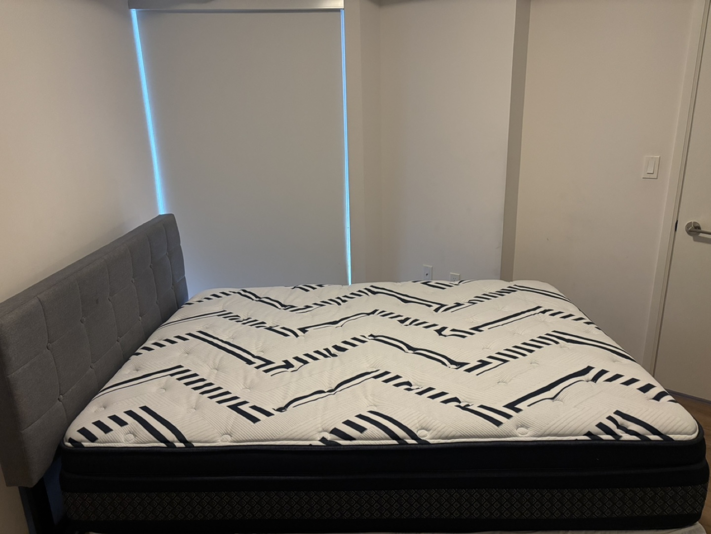 Queen Size Mattress - photo 2