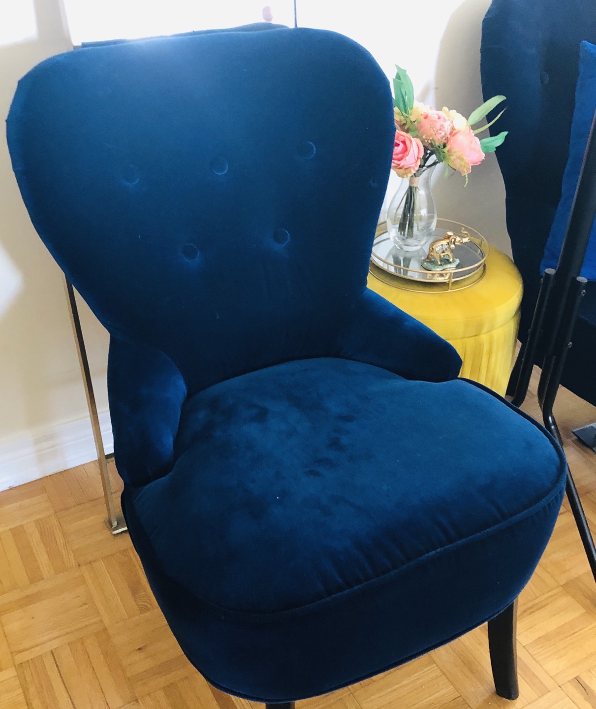 Pair of Blue Velvet Accent Chairs - photo 3