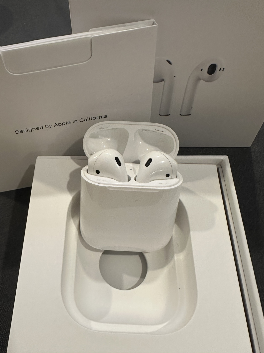 Apple AirPods 2nd Gen - photo 2
