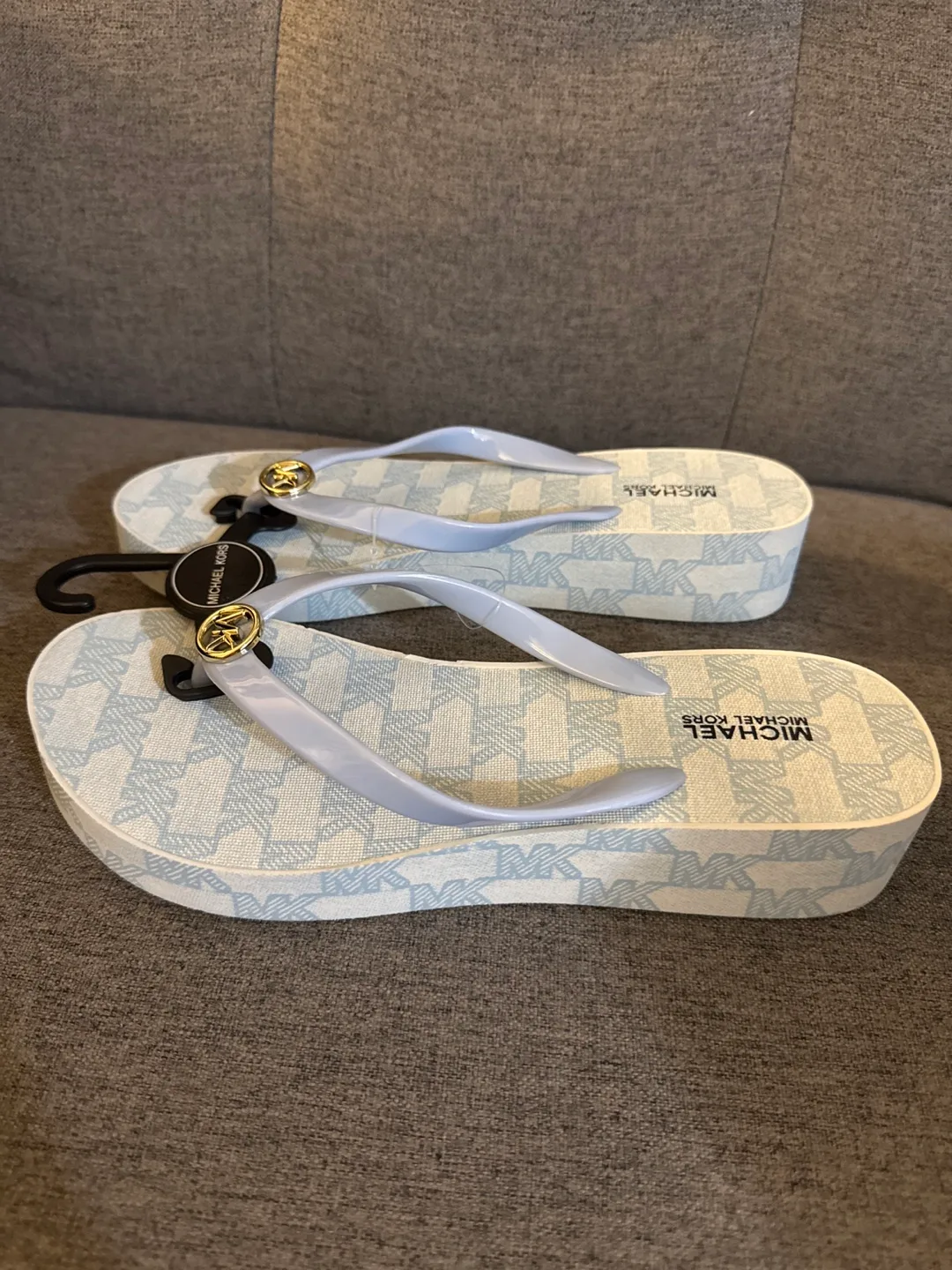 New Michael Kors Bedford Flip Flops - Size 8M - Vista Blue image indicator(2)
