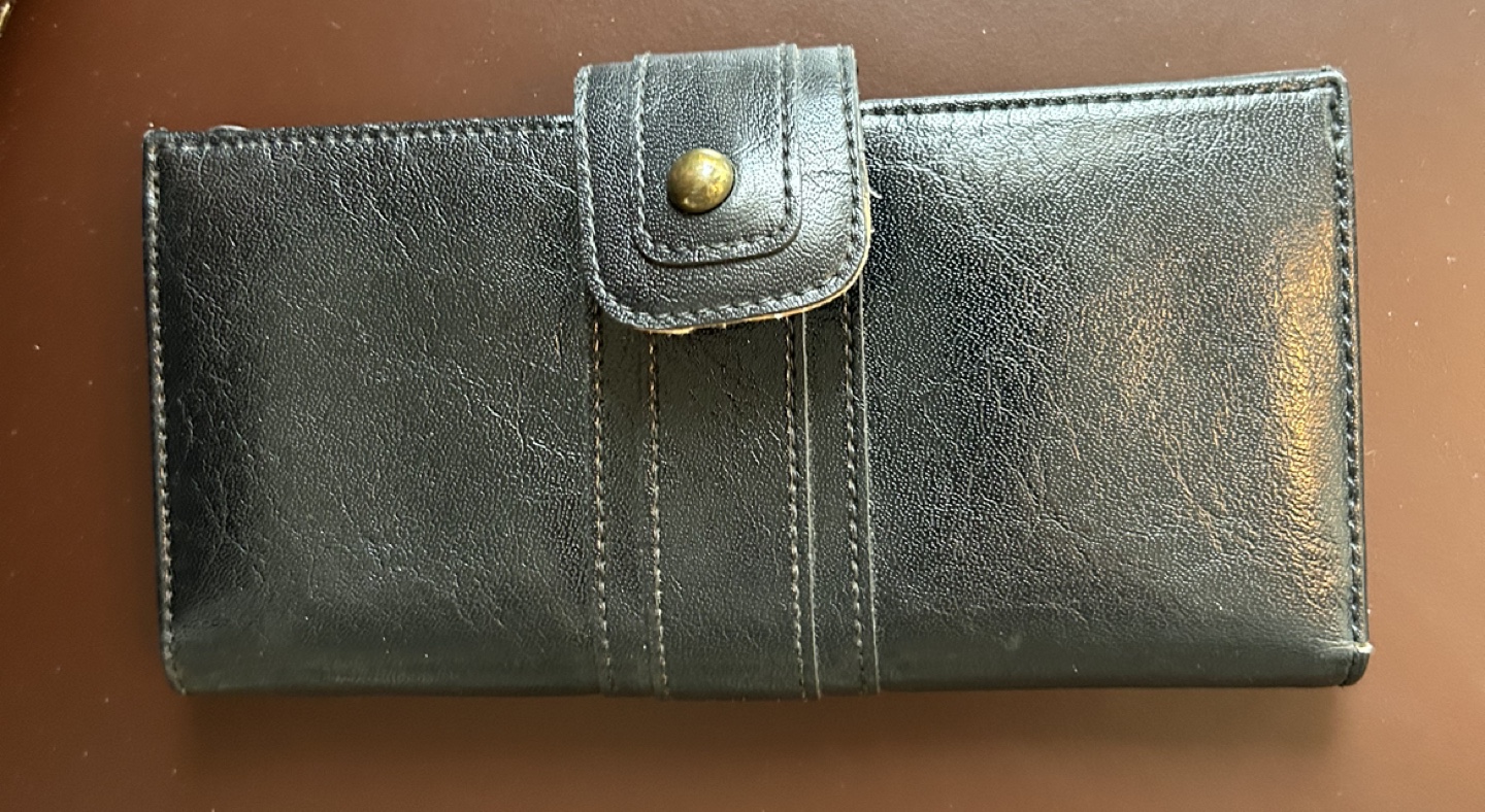 Liz Claiborne women’s wallet