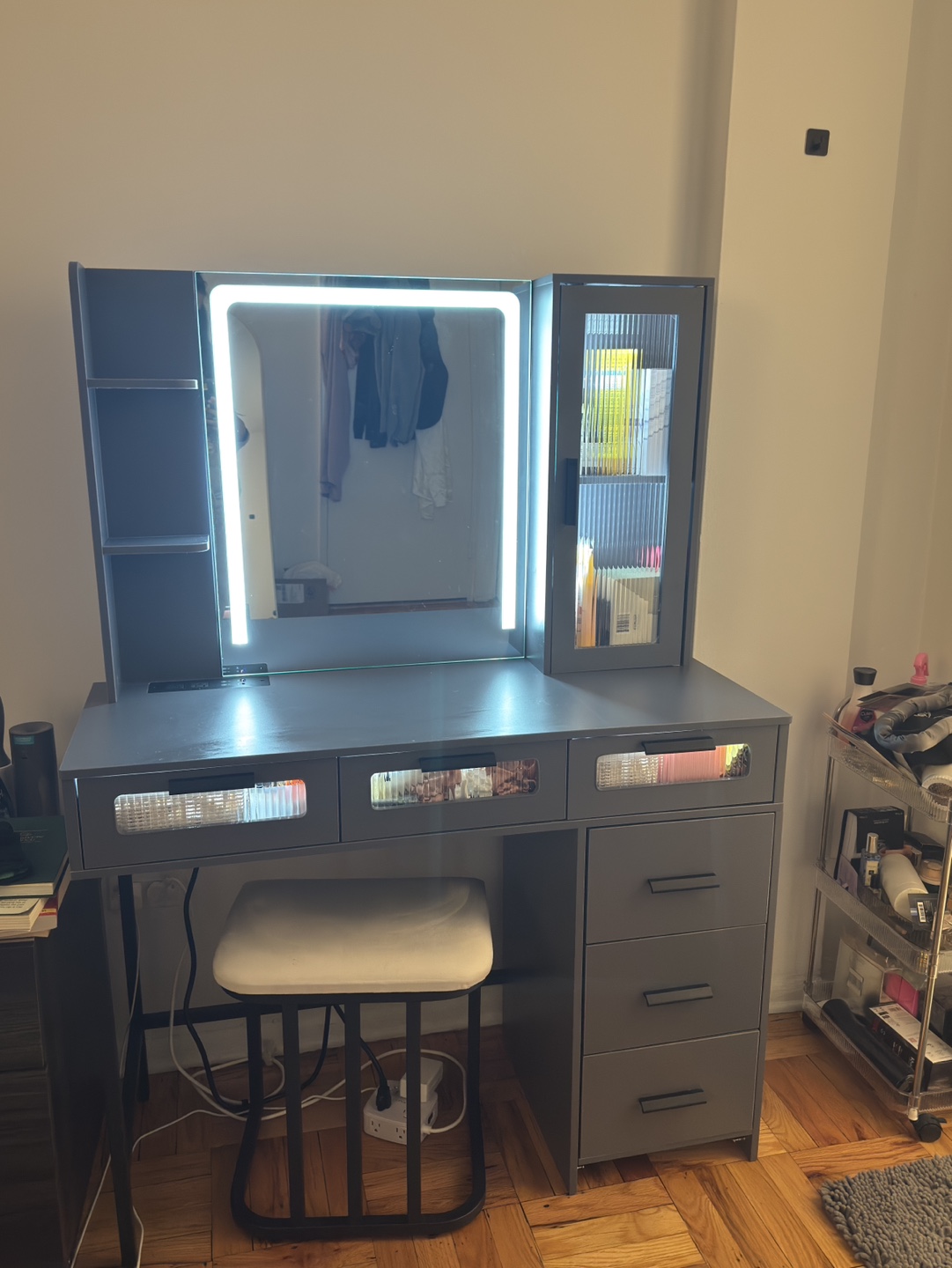 Vanity Set with LED Mirror and Storage - photo 2