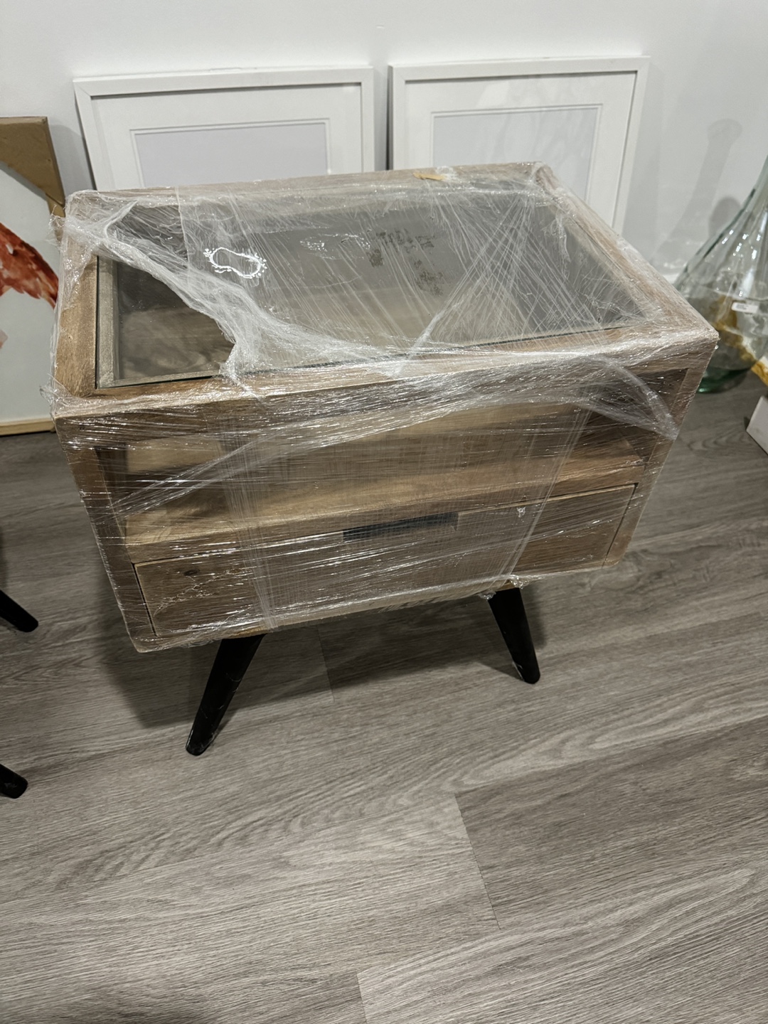 Pair of Mid-Century Modern Nightstands - photo 5