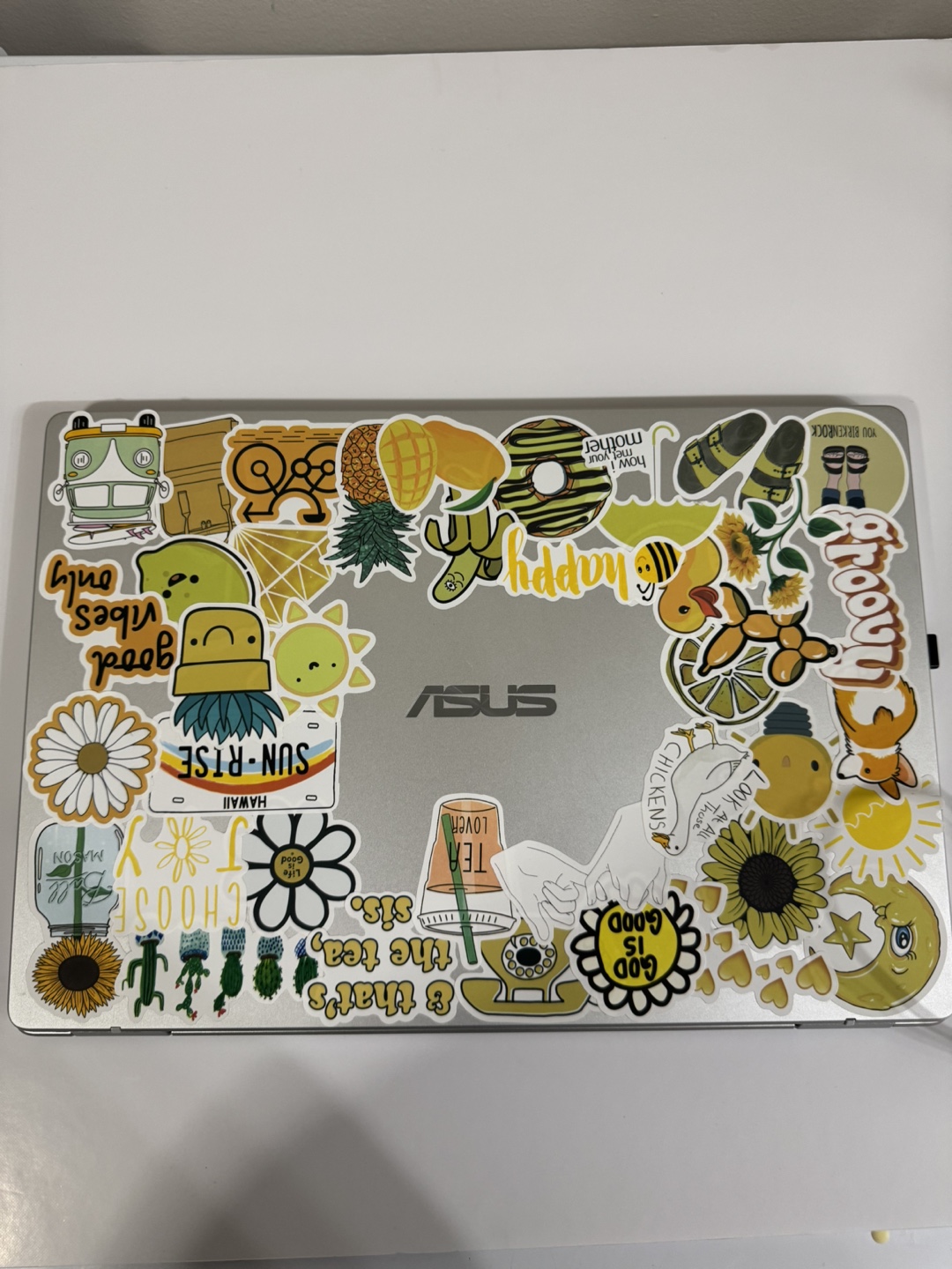 Asus Chromebook - Excellent Condition - photo 2