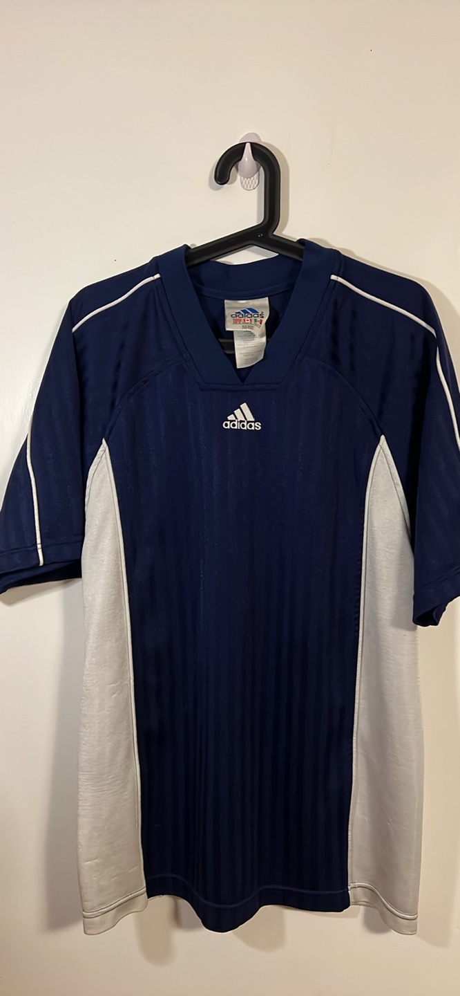 Vintage Adidas Men's Size Medium Short Sleeve Shirt
