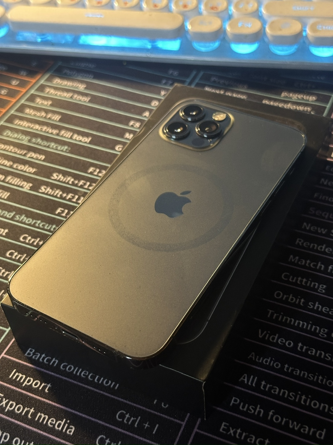 iPhone 12 pro 128 gb + case - photo 4