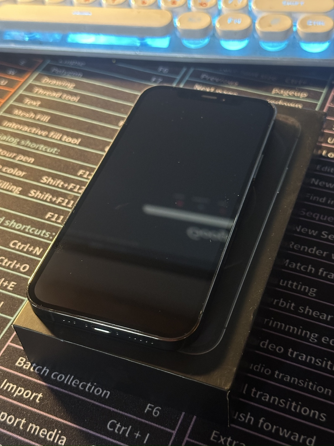 iPhone 12 pro 128 gb + case