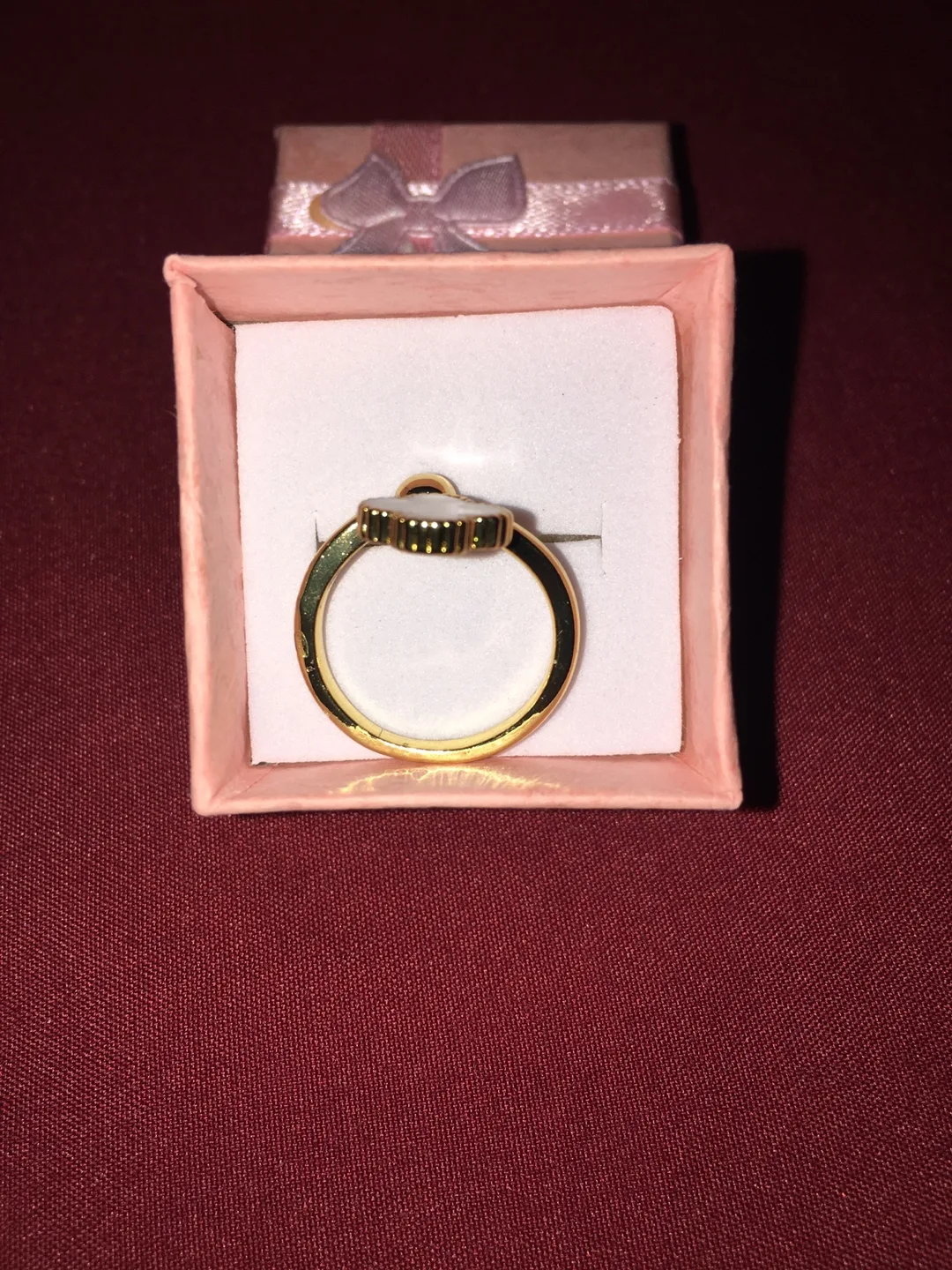 Gold-tone clover ring image indicator(2)