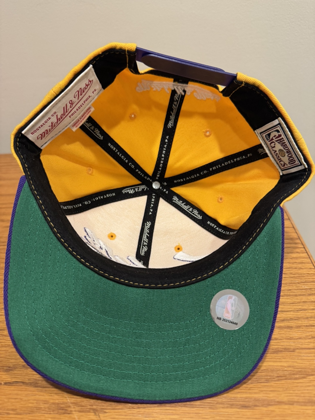Vintage Mitchell & Ness Los Angeles Lakers Snapback Hat - photo 3
