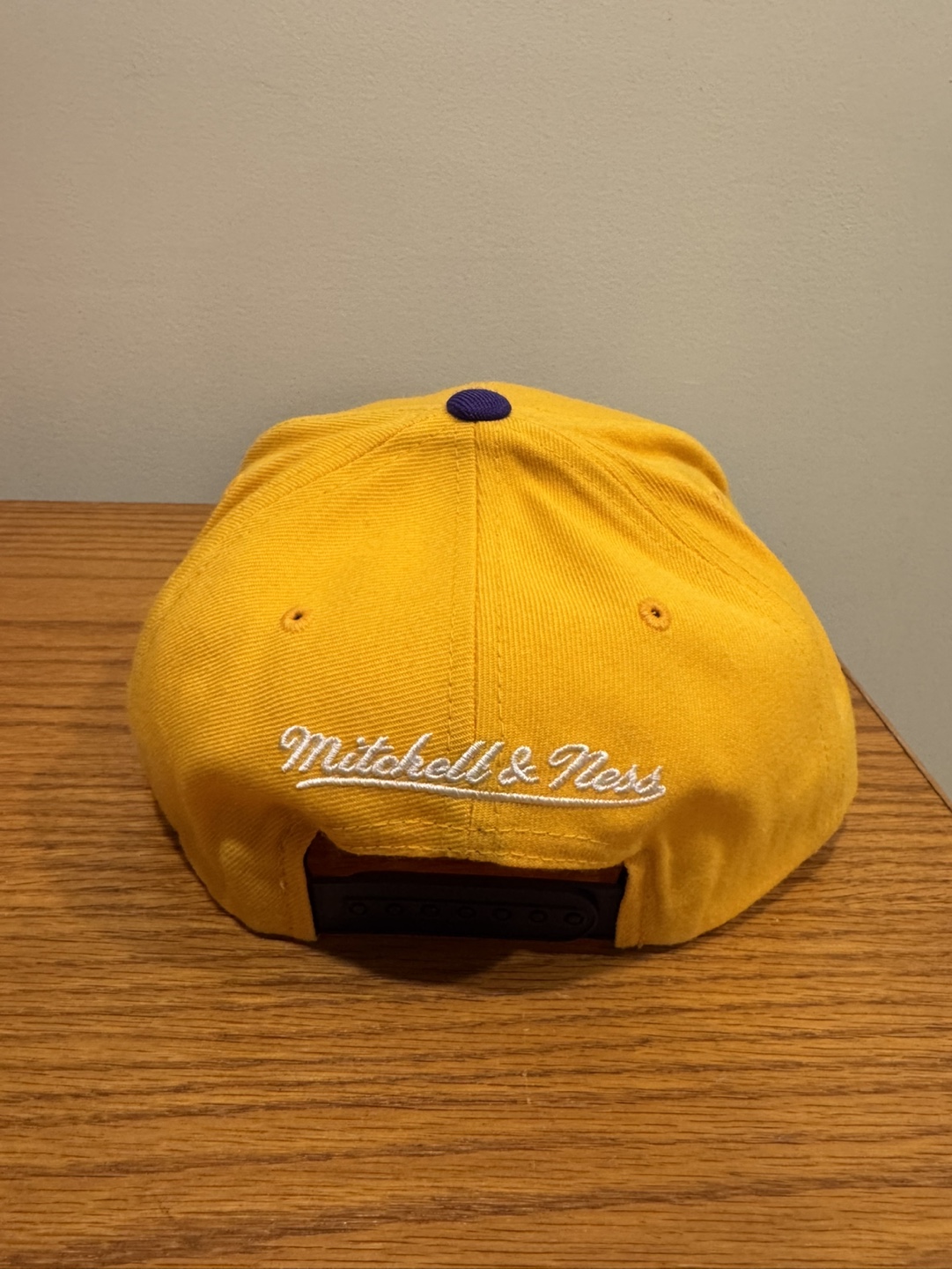 Vintage Mitchell & Ness Los Angeles Lakers Snapback Hat - photo 2