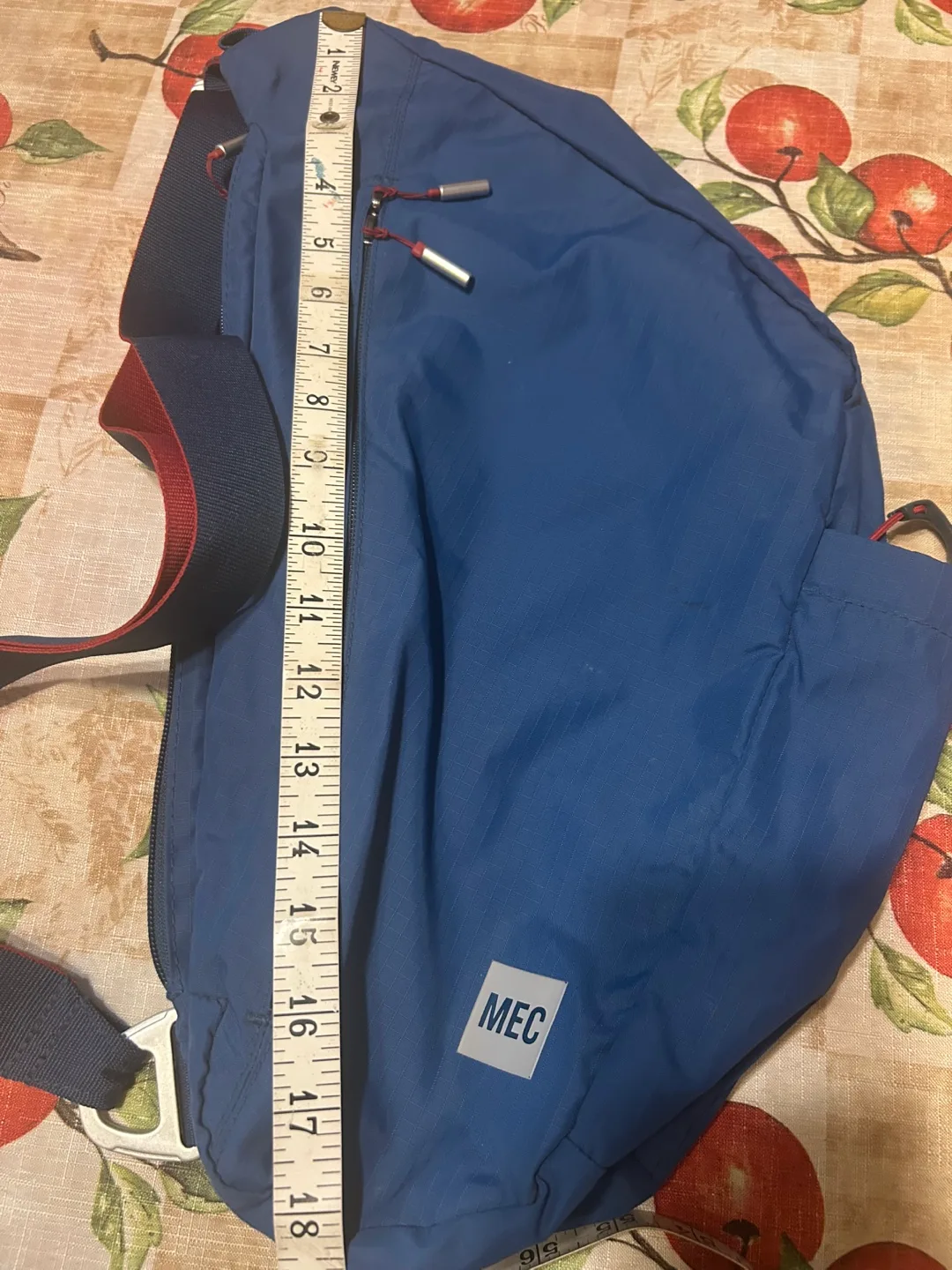 MEC Sling Pack - Blue image indicator(4)