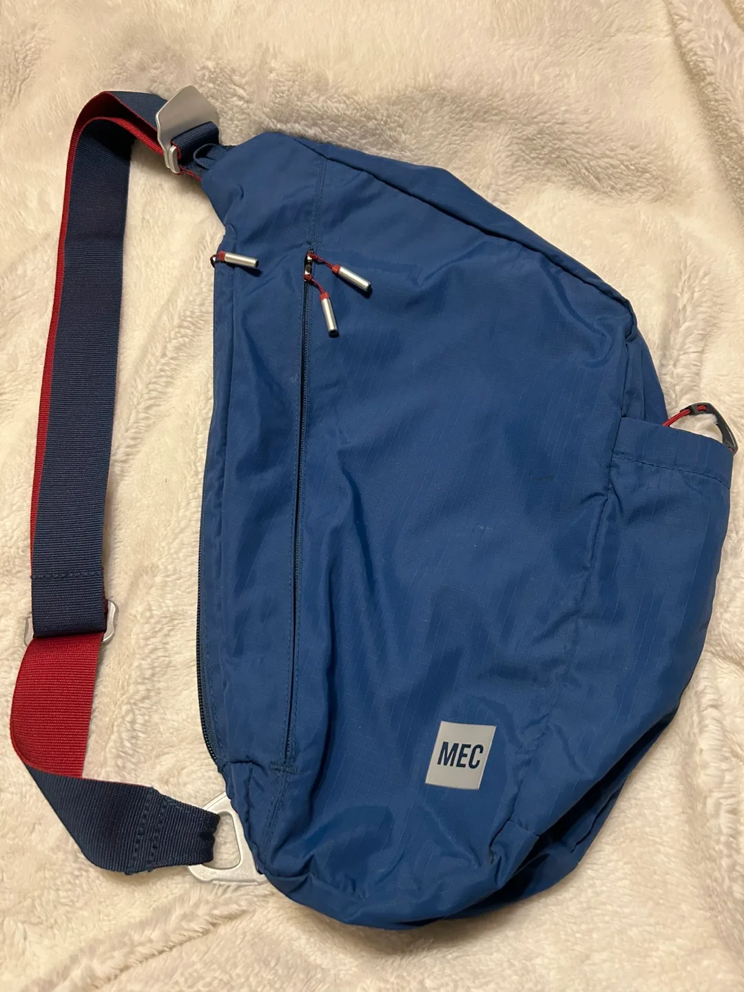 MEC Sling Pack - Blue image indicator(2)