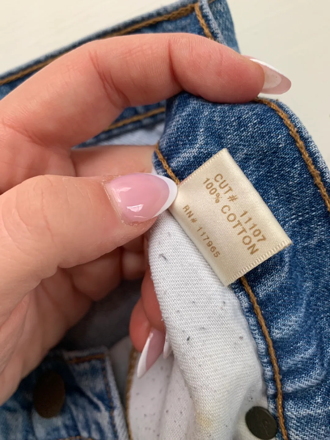 J Brand Aiden Distressed Boyfriend Jeans Size 24 image indicator(6)