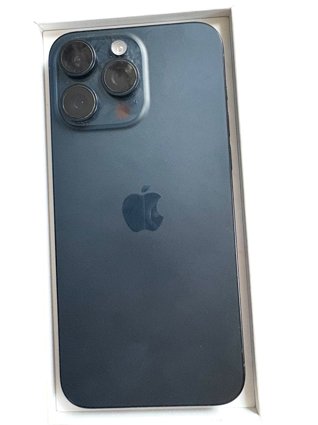 iPhone 15 pro max -93% buttery life - photo 3