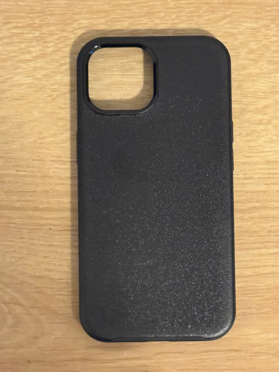 OtterBox iPhone 15/14/13 Case image indicator(5)