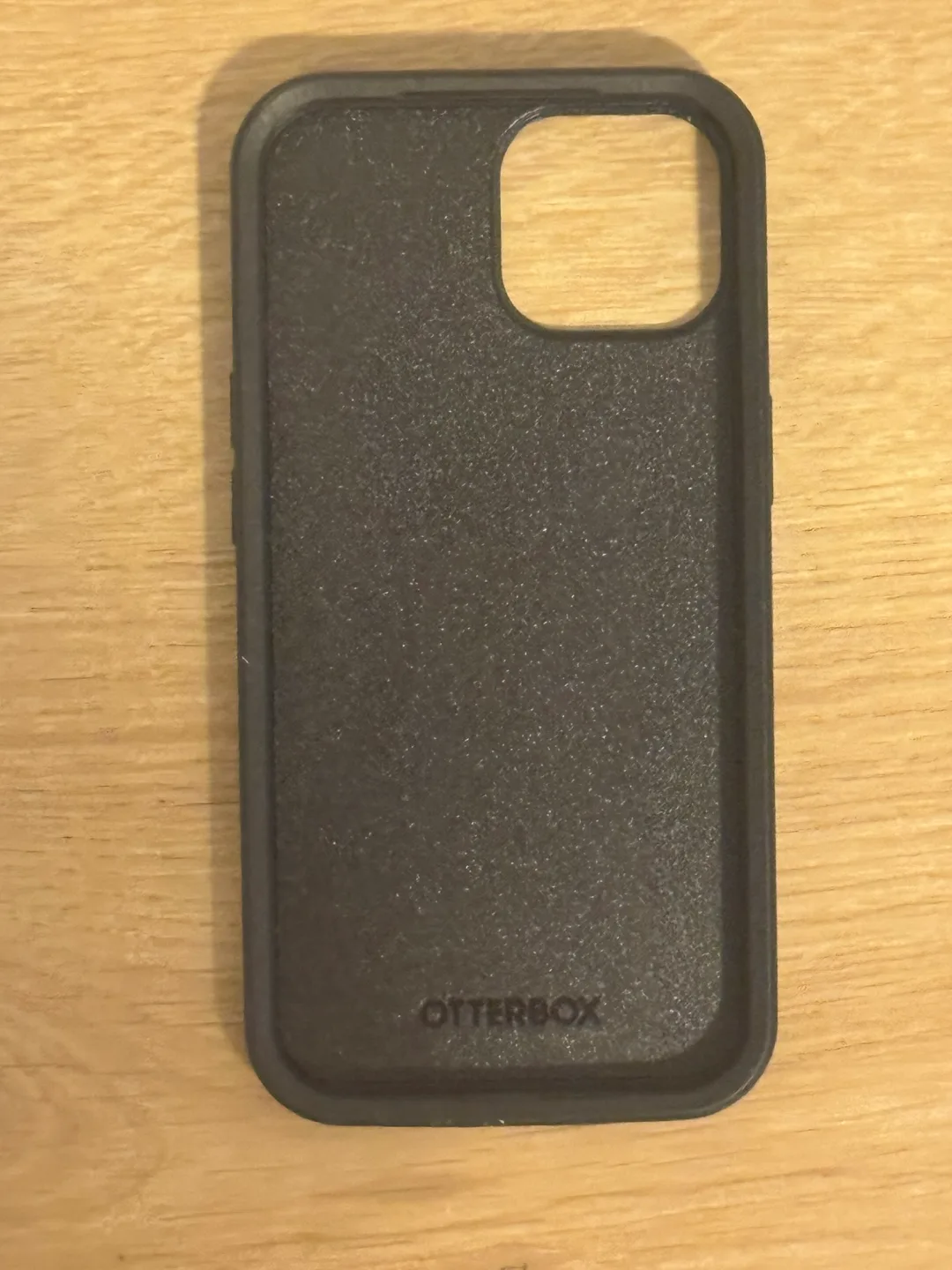 OtterBox iPhone 15/14/13 Case image indicator(4)