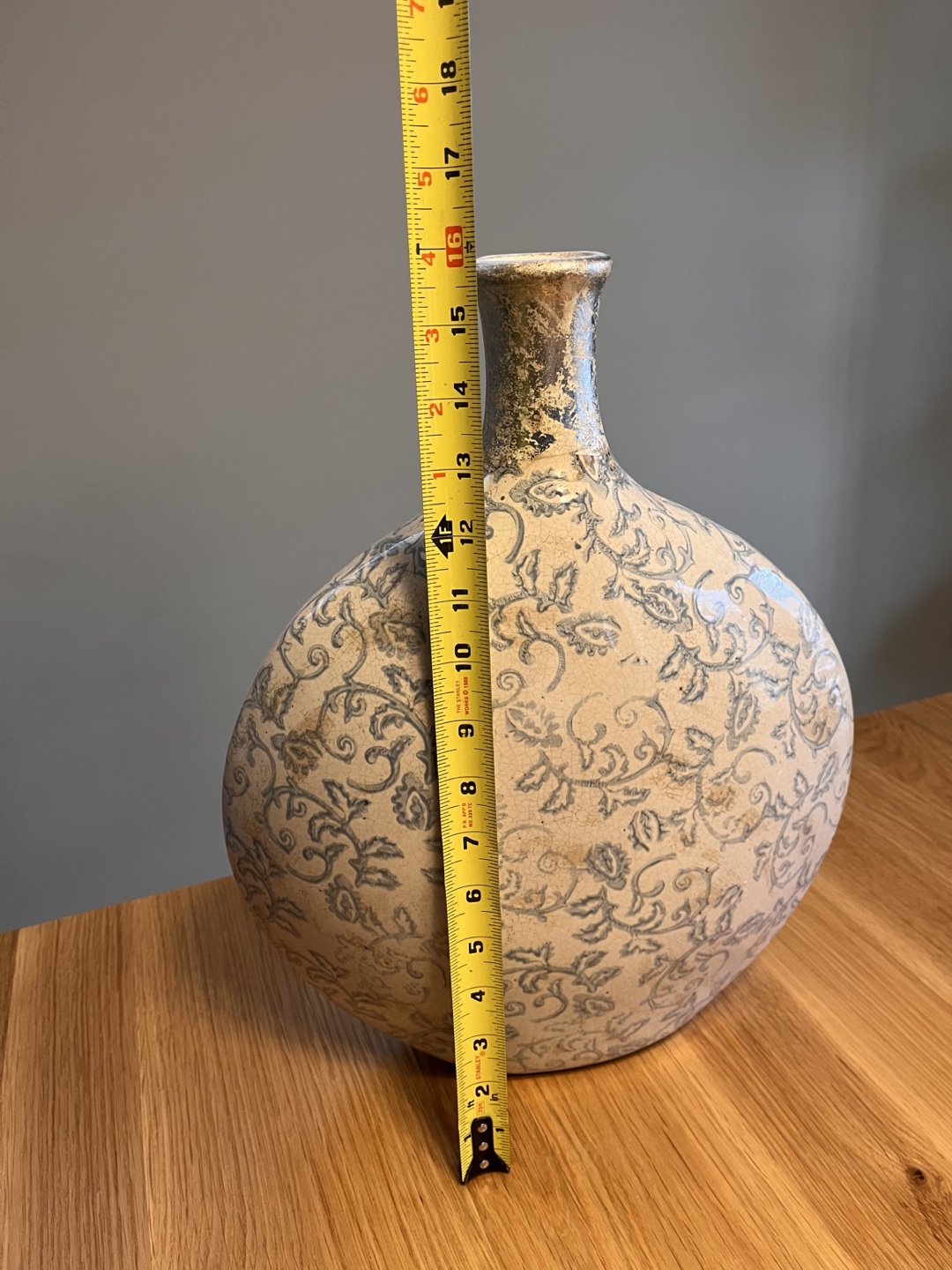 Elegant Ceramic Vase with Floral Pattern - photo 4