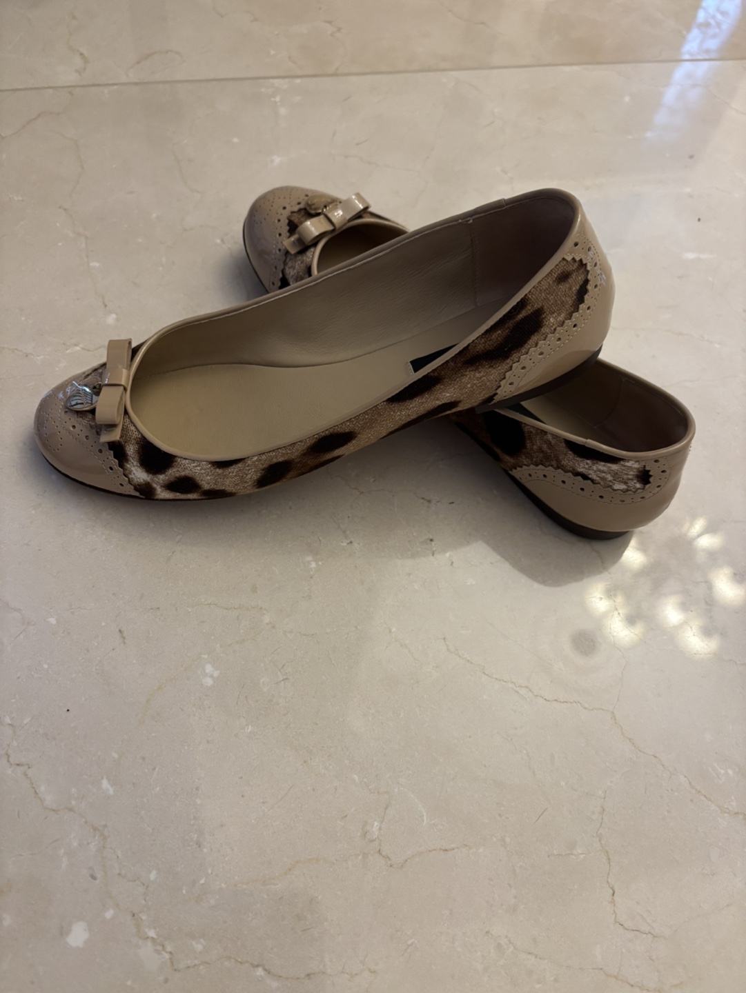 Woman flat shoes
