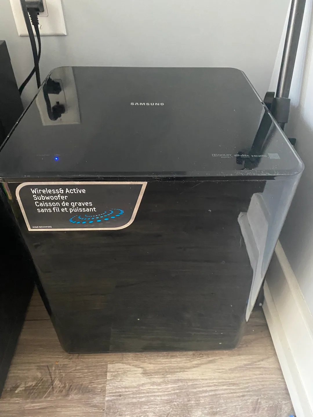 Samsung soundbar with Wireless Subwoofer thumbnail