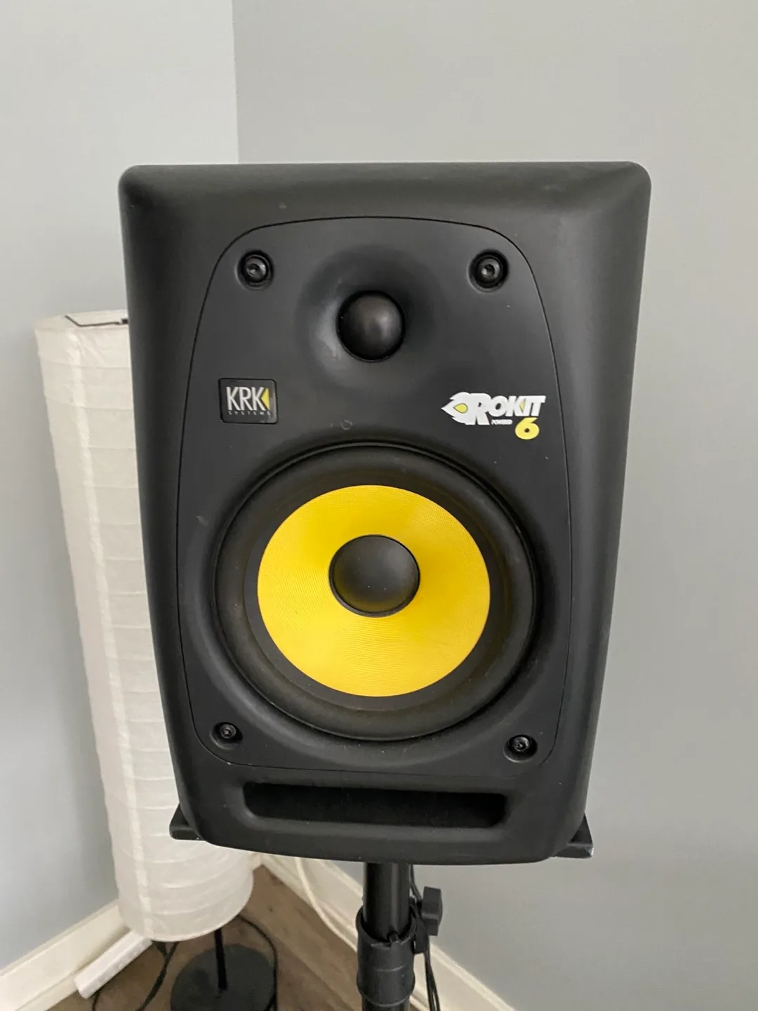 KRK Rokit 6 Powered Studio Monitor thumbnail