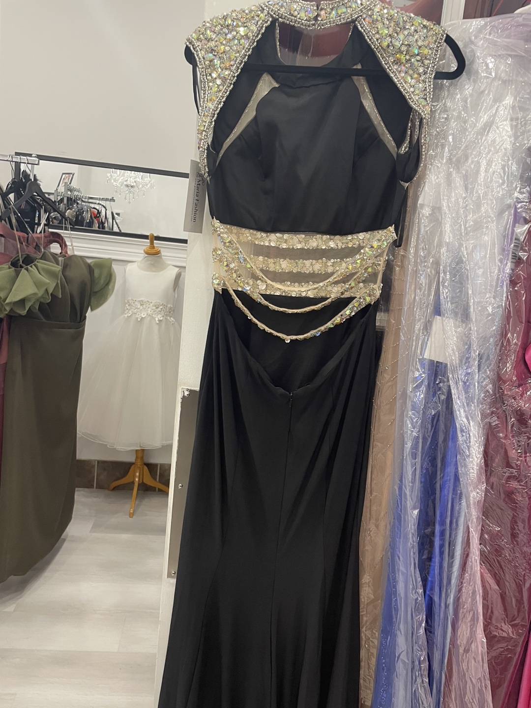 Stunning Black Beaded Evening Gown - photo 2