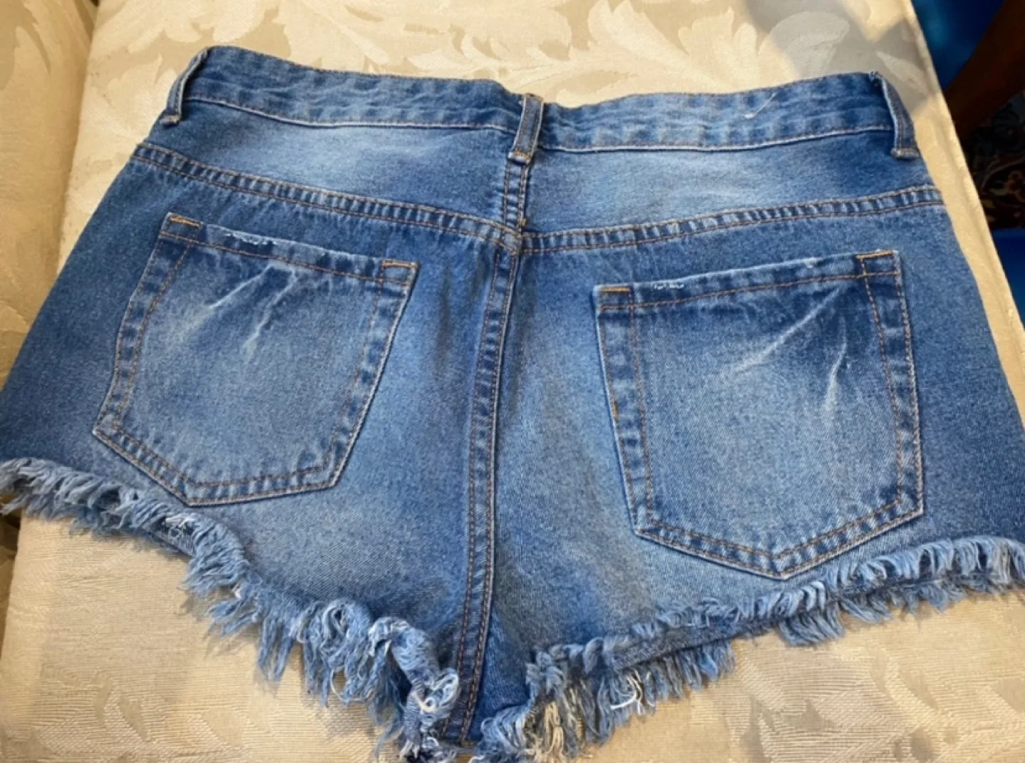 Forever 21 Denim Shorts Size 30 image indicator(2)