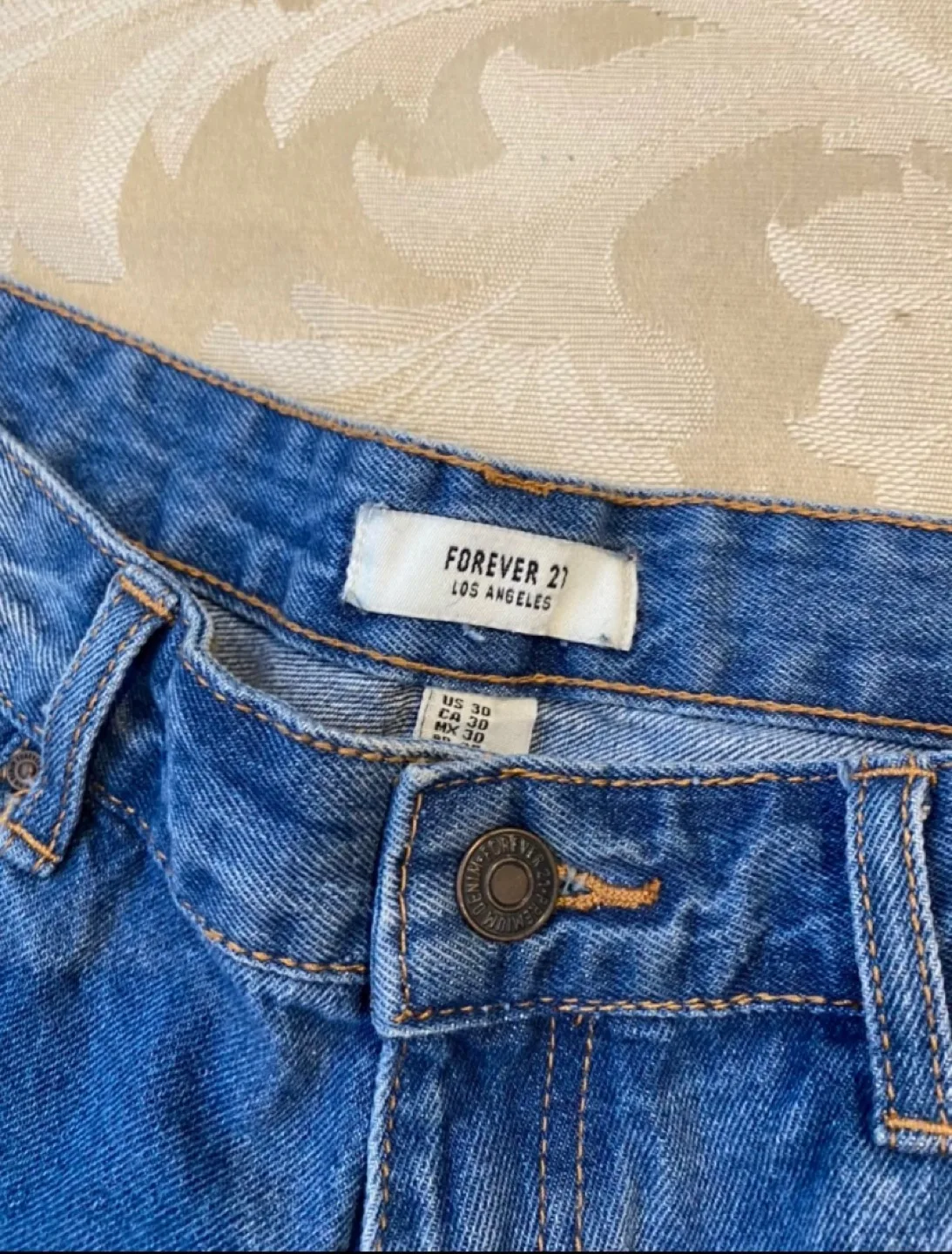 Forever 21 Denim Shorts Size 30 image indicator(3)