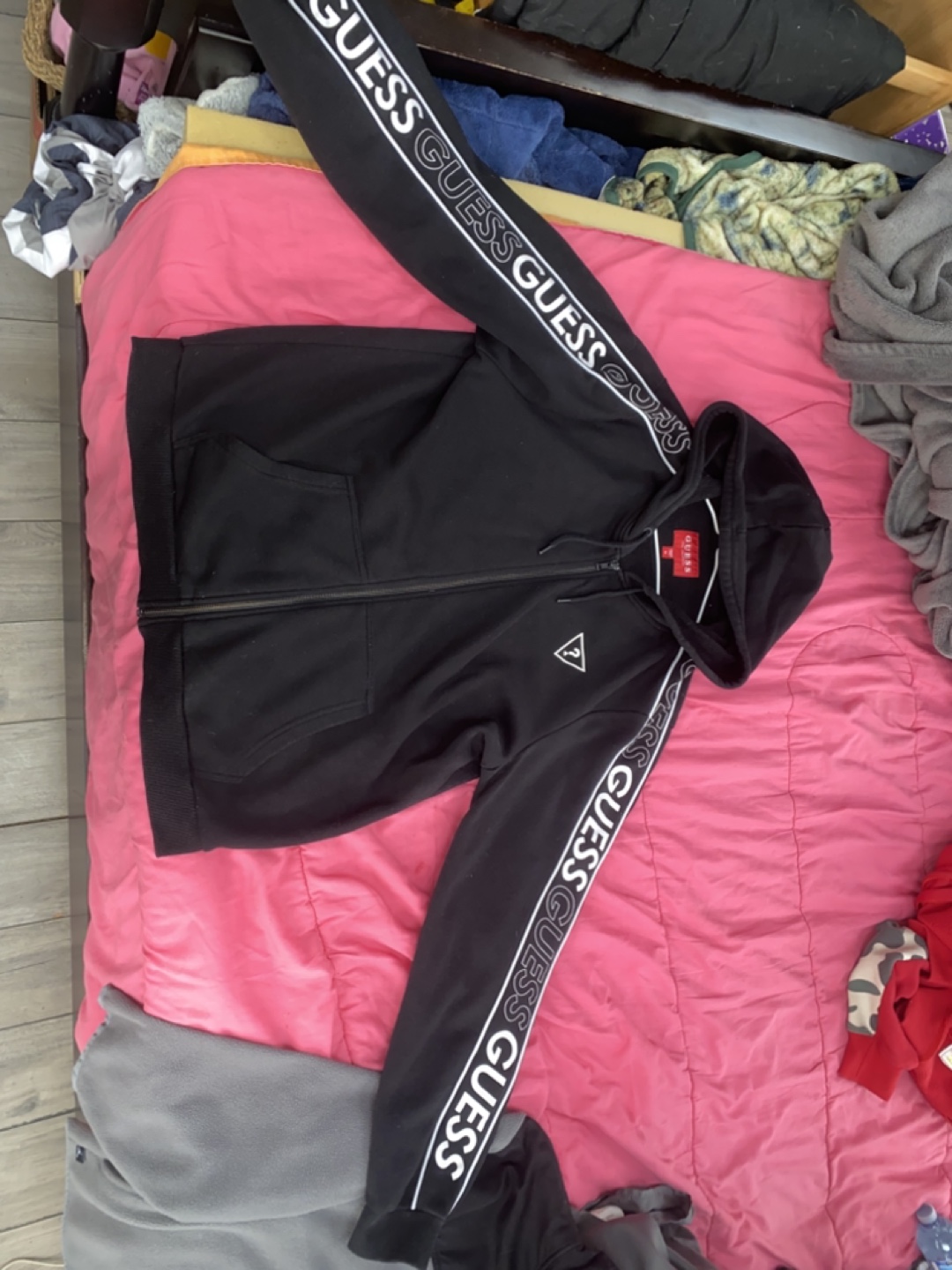 Men's Guess Zip-Up Hoodie size Medium