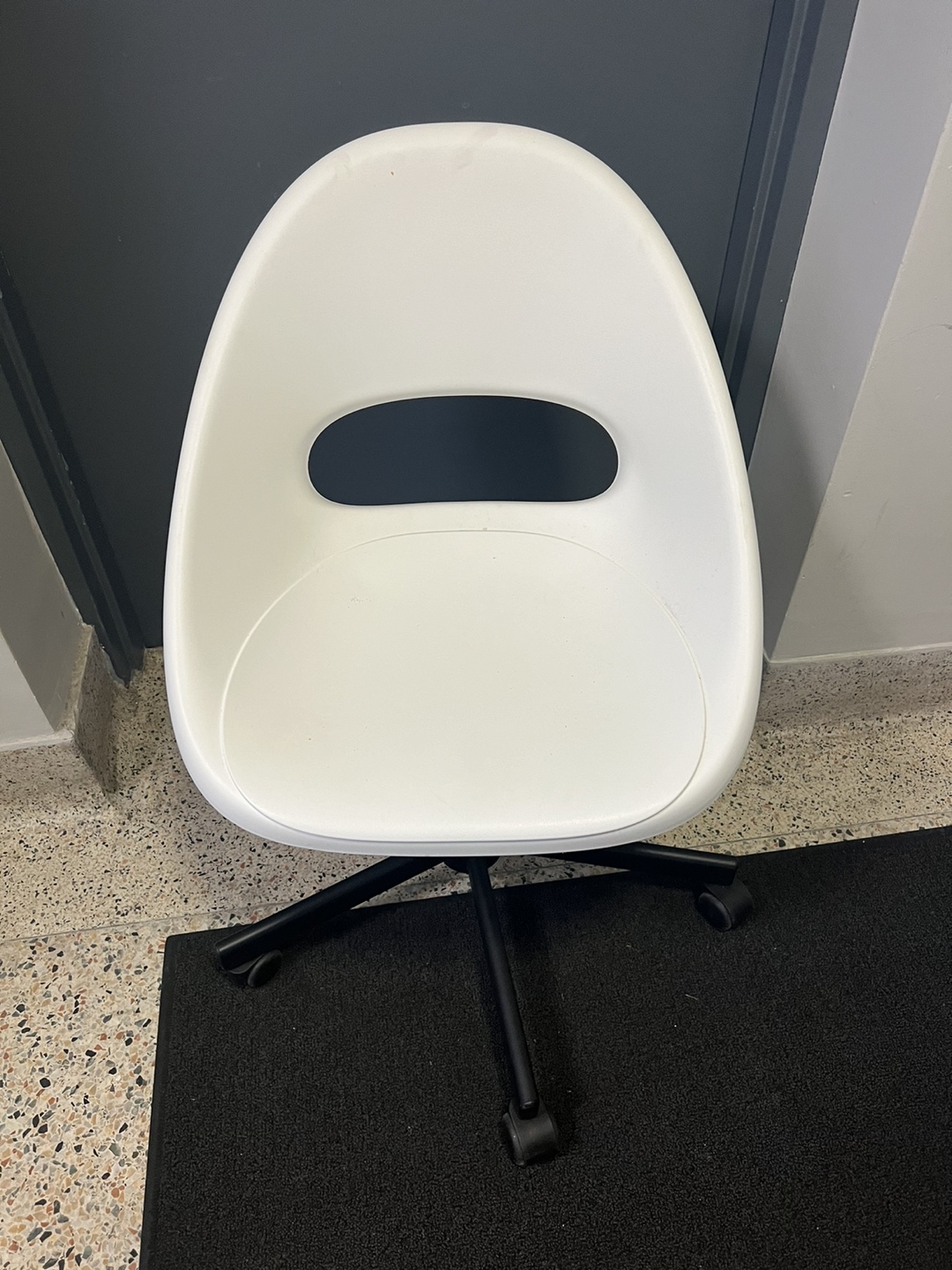 IKEA LOBERGET Swivel Chair - White - photo 3