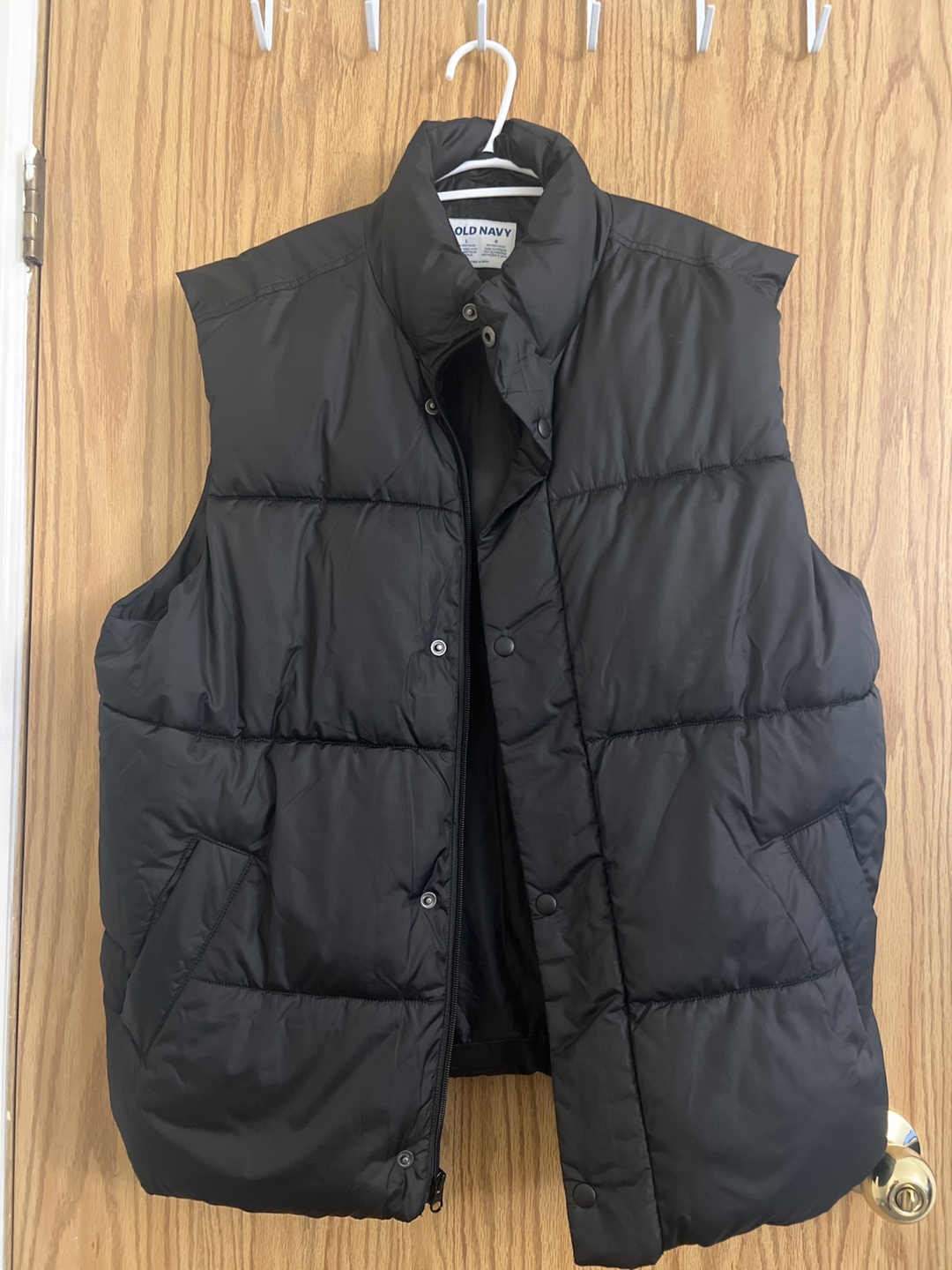 Old Navy Men's Black Puffer Vest