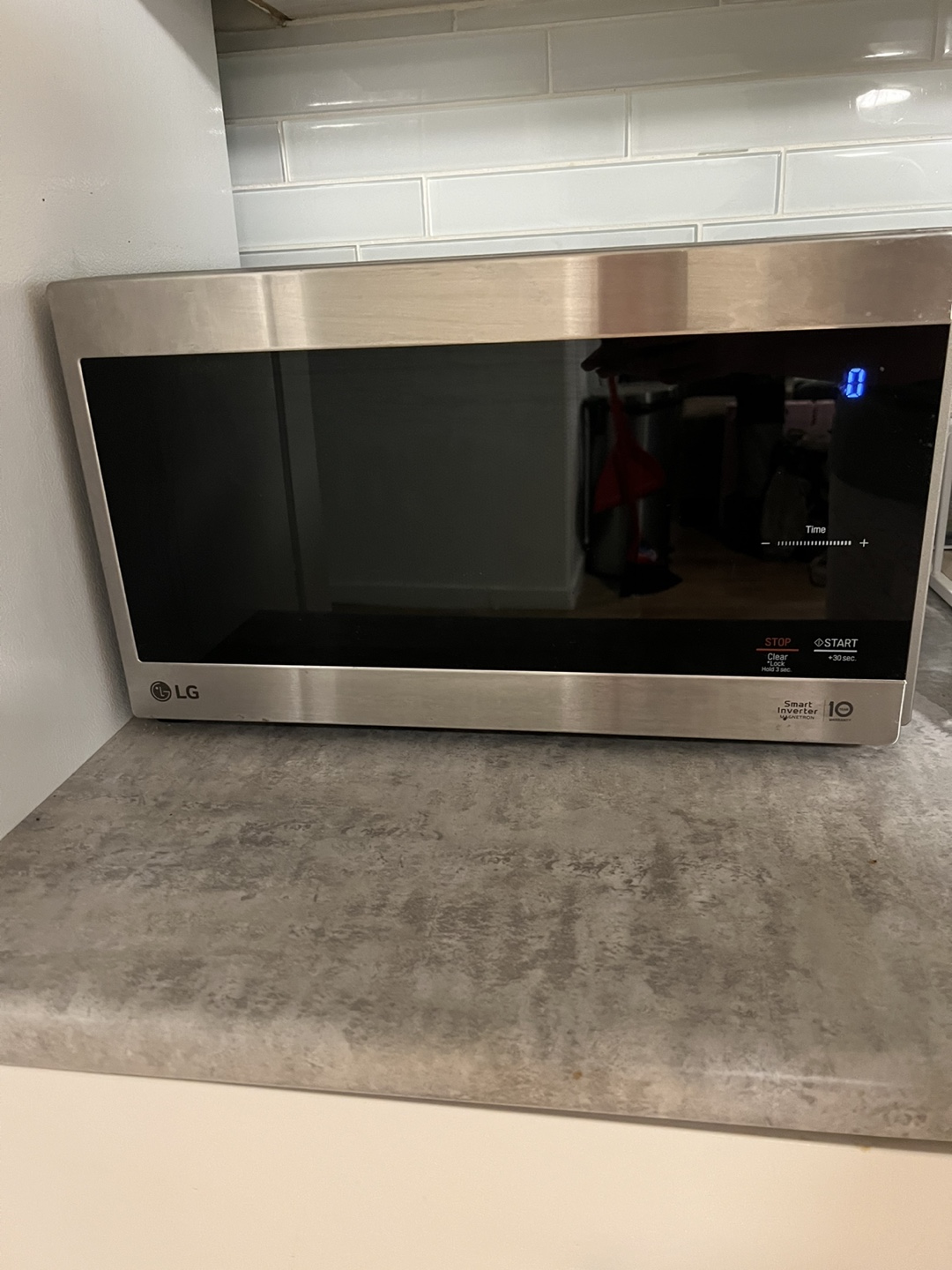 LG NeoChef Countertop Microwave - 0.9 cu. ft. - photo 2