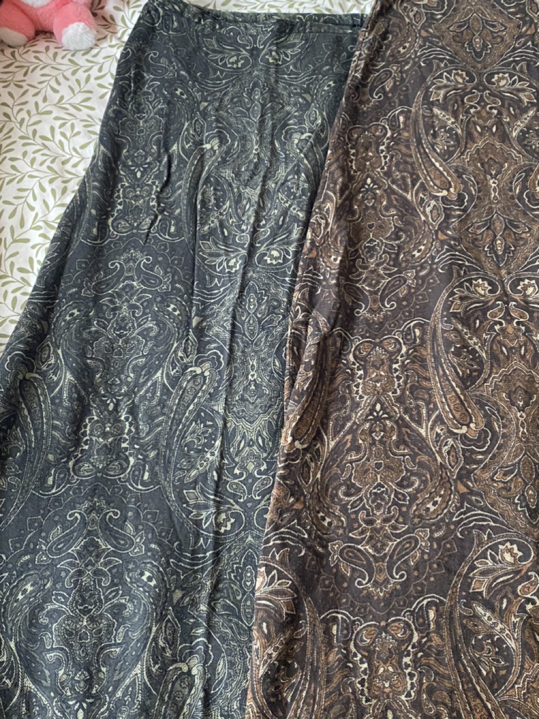 Two earthy print skirts (Take both for 17) - photo 2