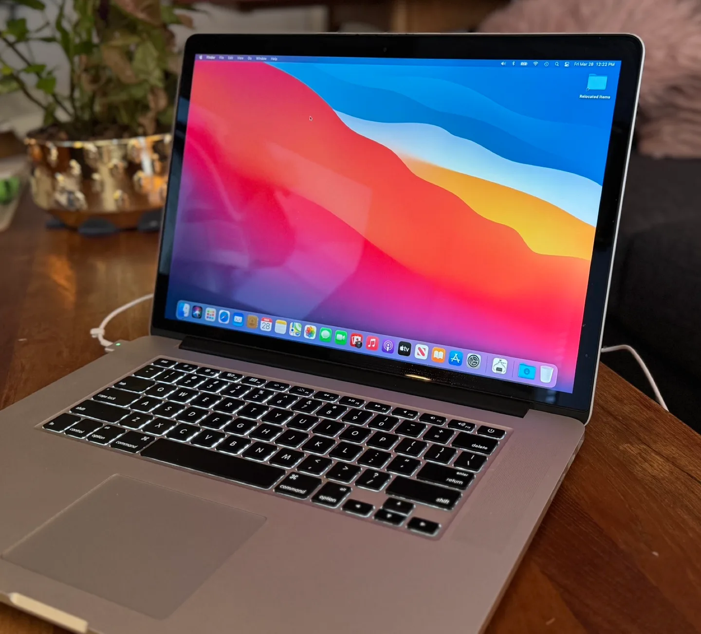 MacBook Pro 15-inch, Late 2013 - 2.6 GHz Quad-Core Intel Core i7 image indicator(2)