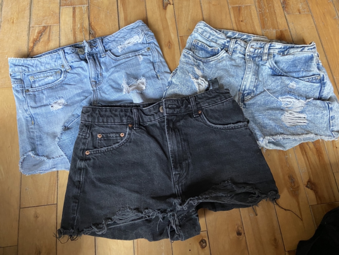 Women's Clothing Bundle: Shorts, Pants, Tops & Sweatshirts - photo 3