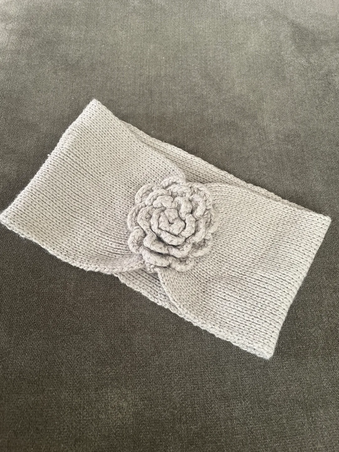 Hand-Knitted Headband with Flower Detail image indicator(2)