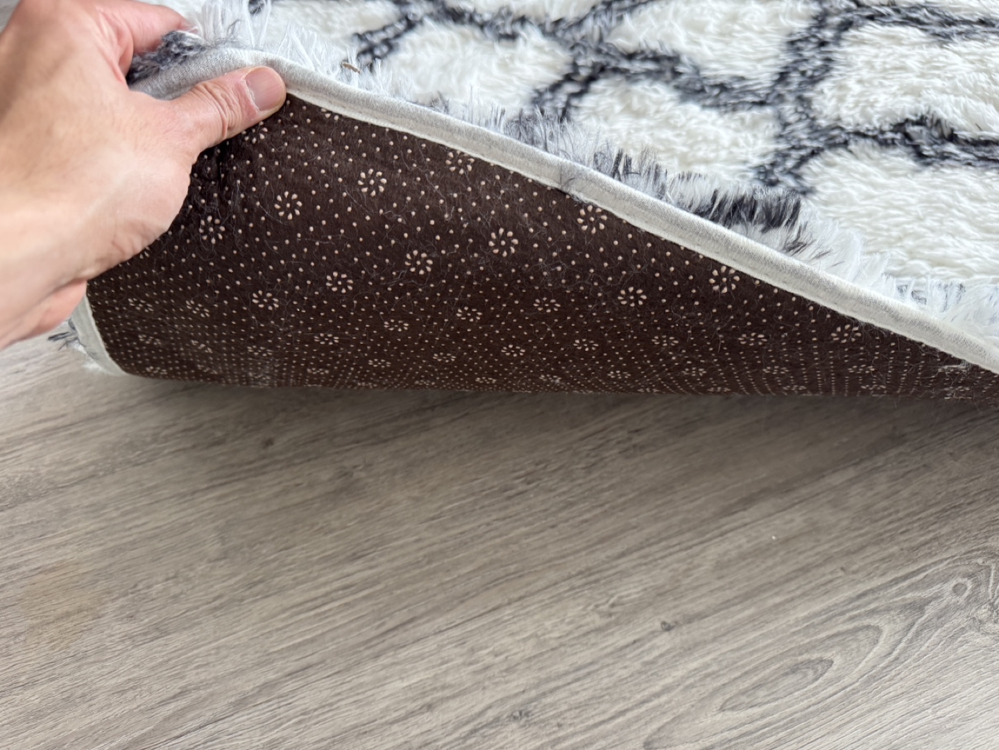 Fluffy Shag Rug, Black and White Geometric Pattern - photo 3